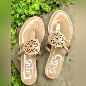 Circus Sam Edelman nude patent leather sandals